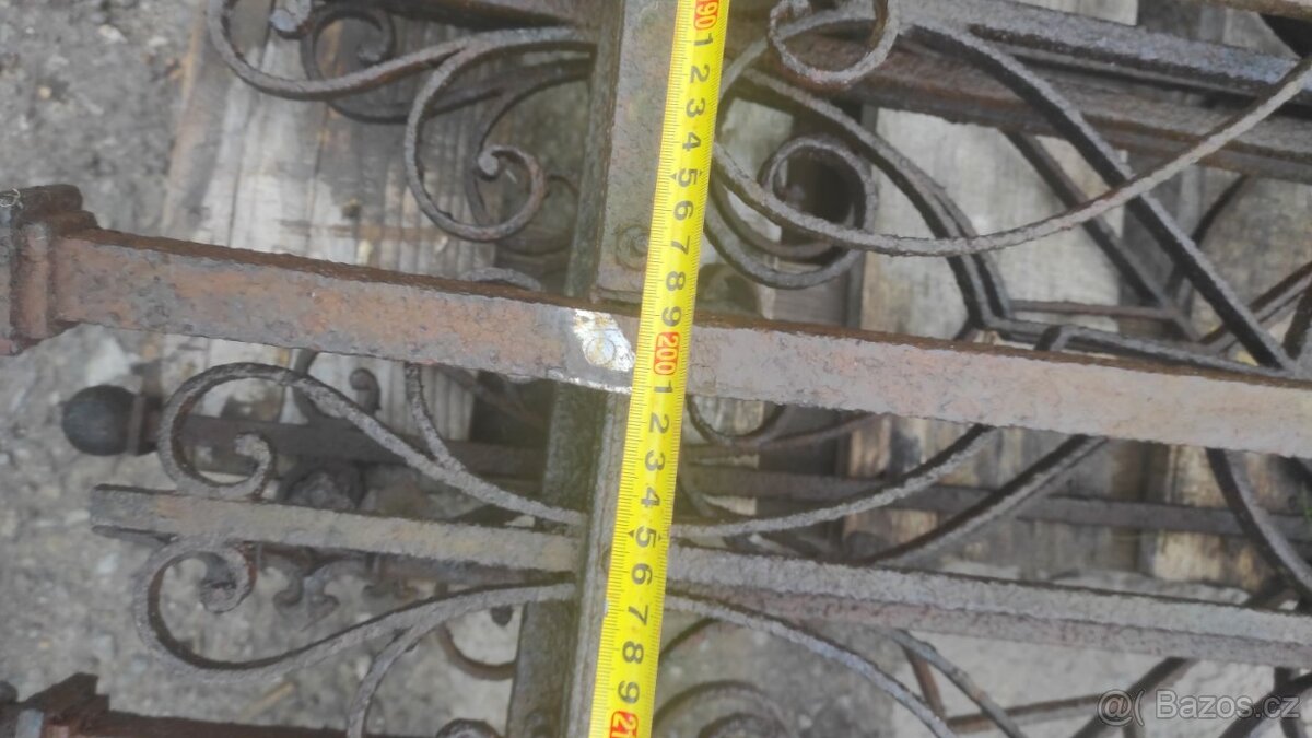 Starý železný plot, plotové dílce, 12bm - 3