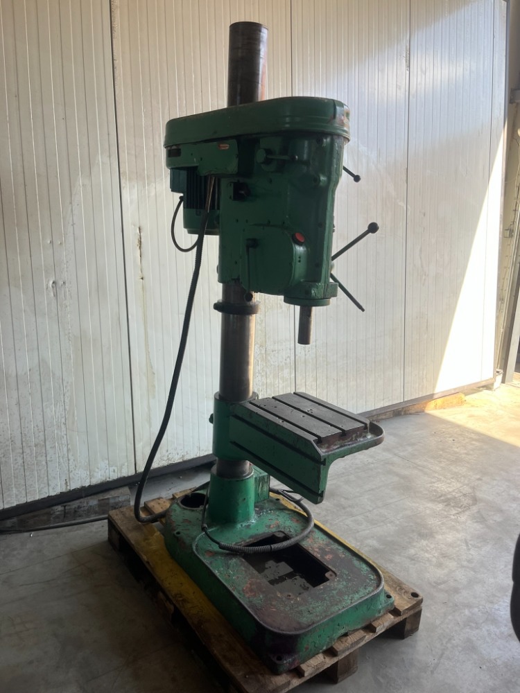 131. Sloupová vrtačka VS 32 - 3