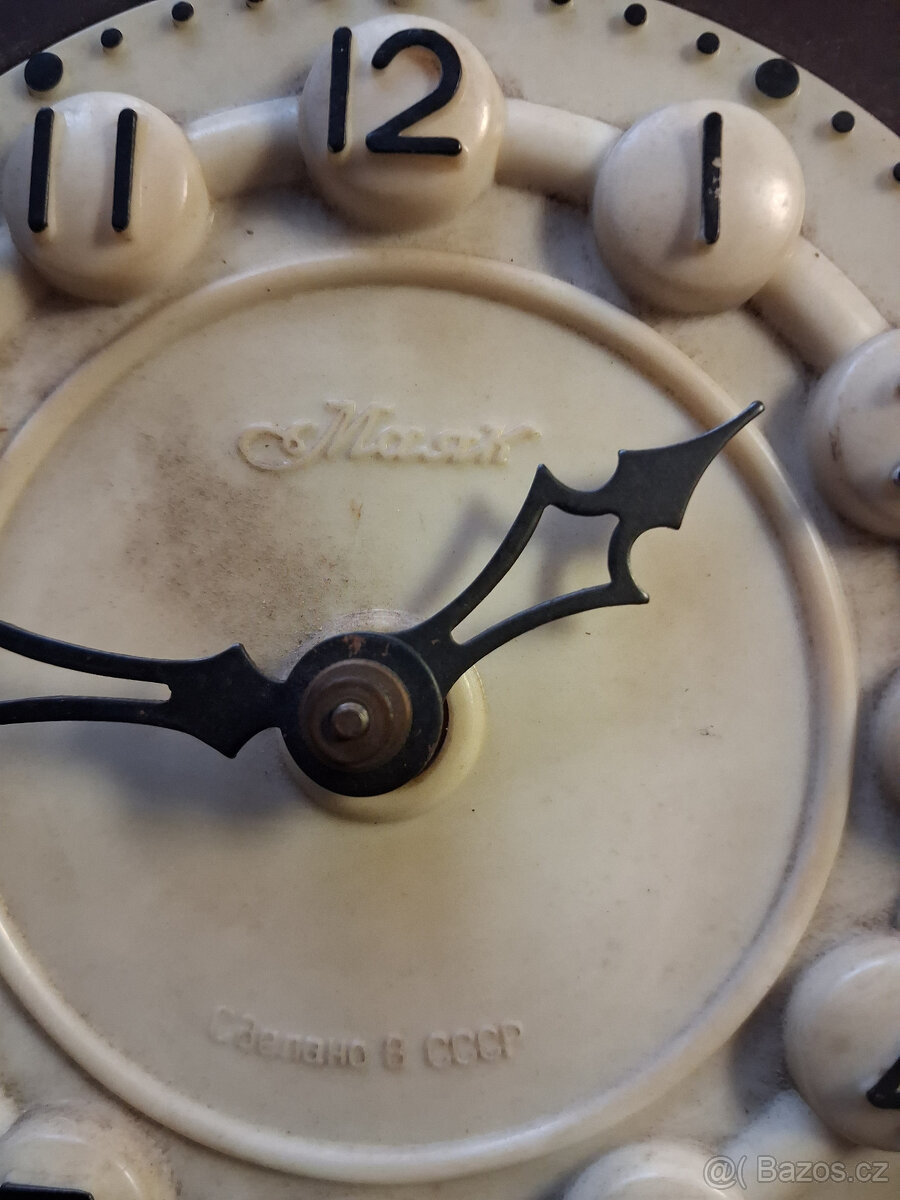 Prodám nekompletní kukačky CCCP - 3