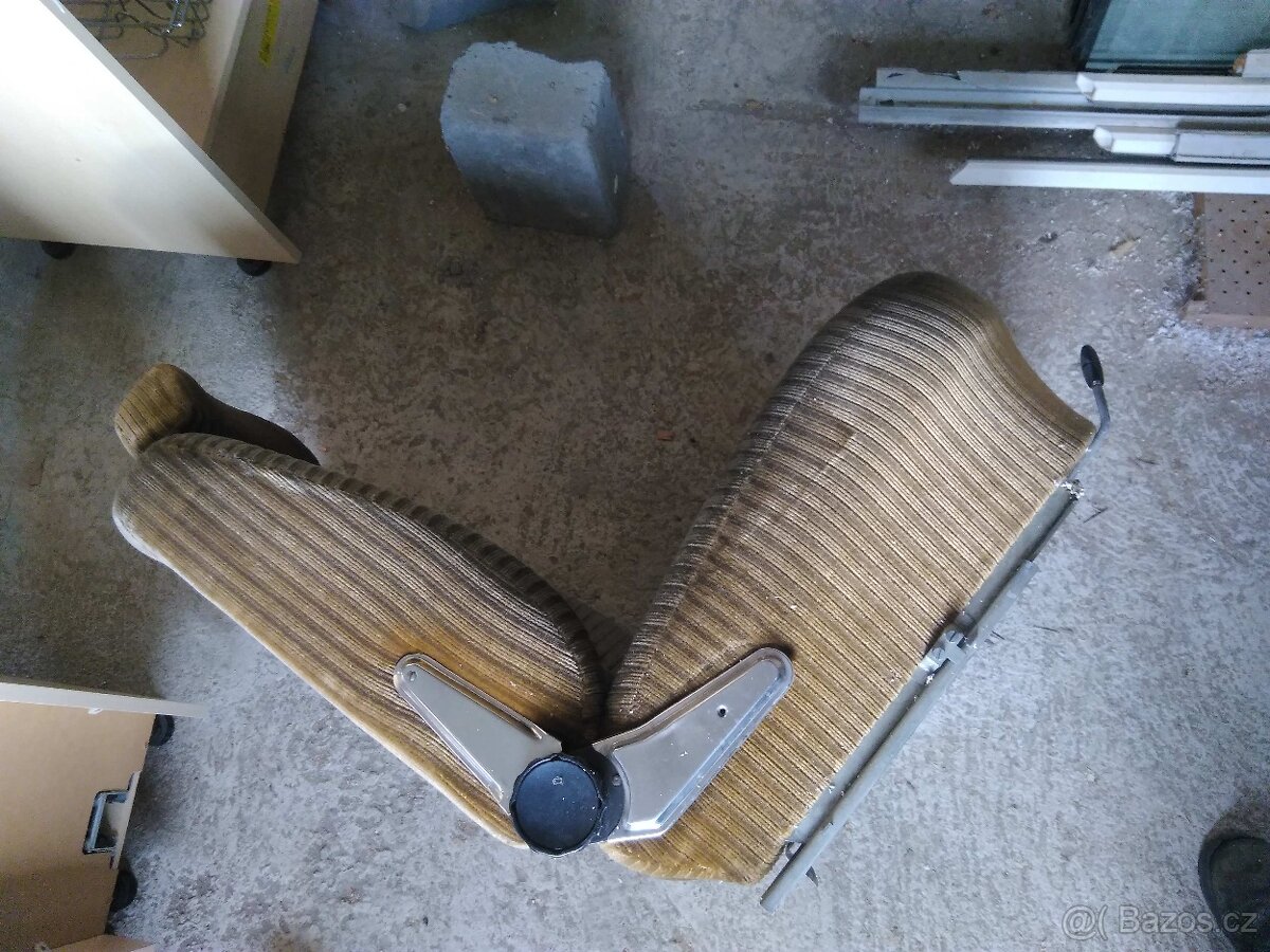 Sedačky Tatra 613 - 3