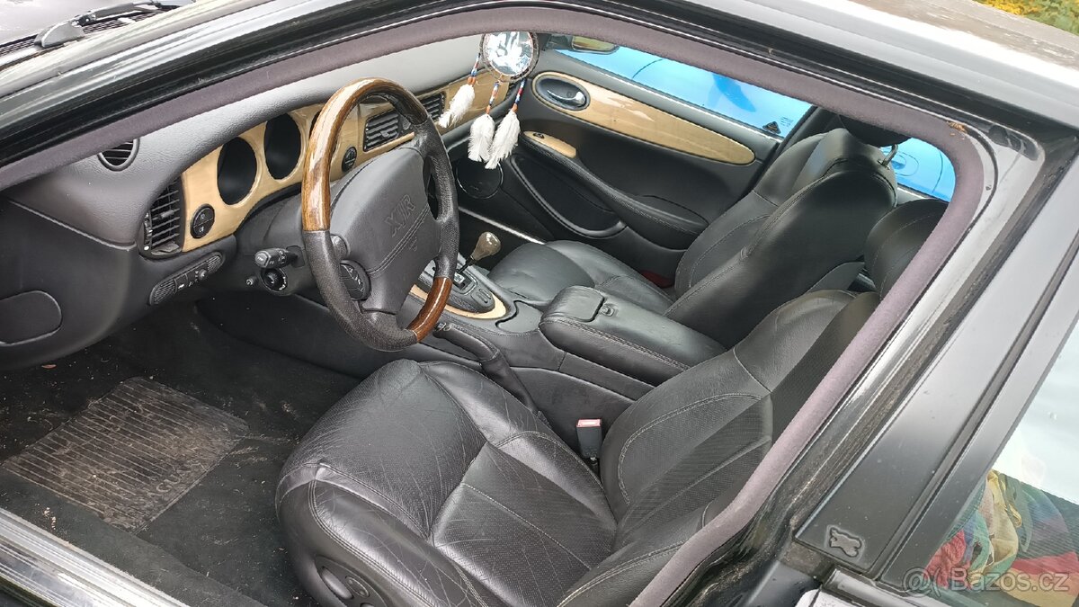 Jaguar XJR V8 - 3