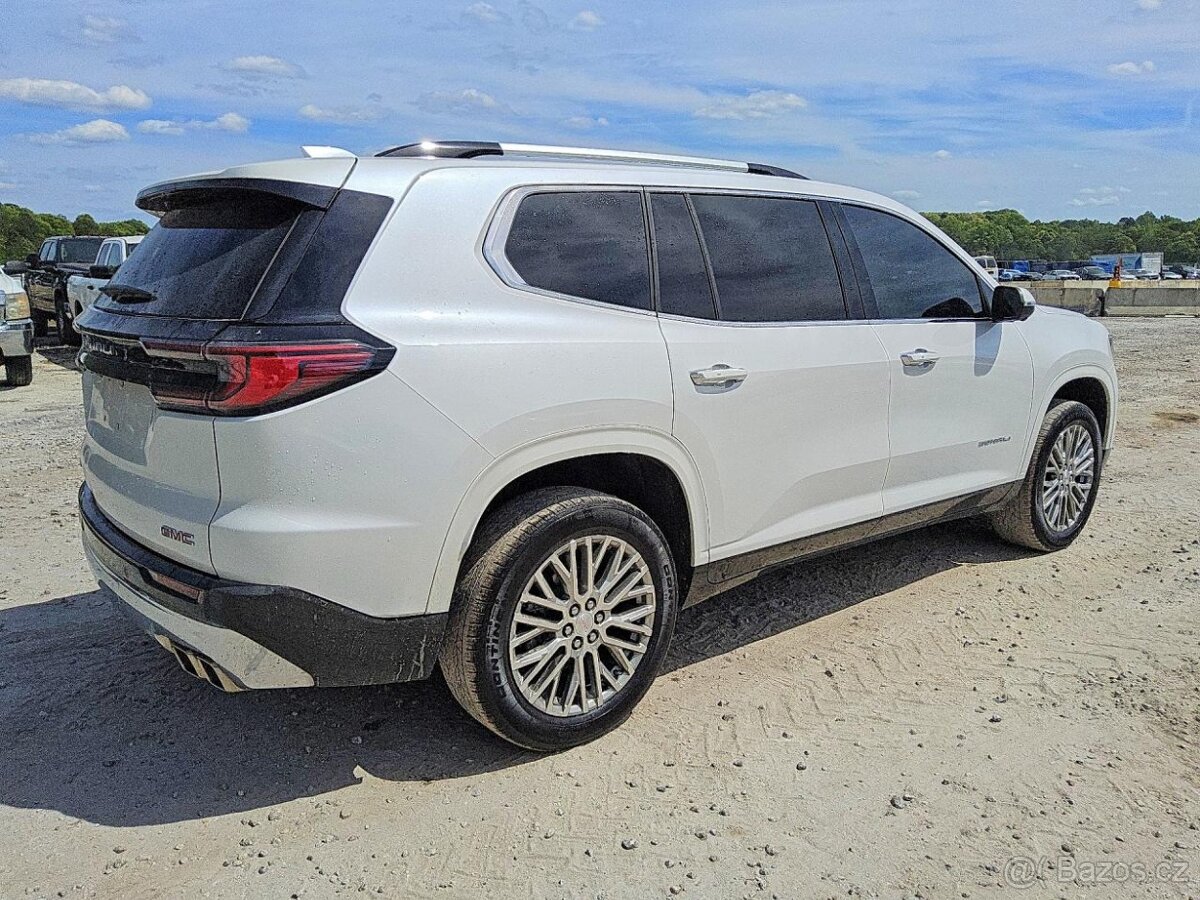 GMC Acadia Denali 2025 - 3