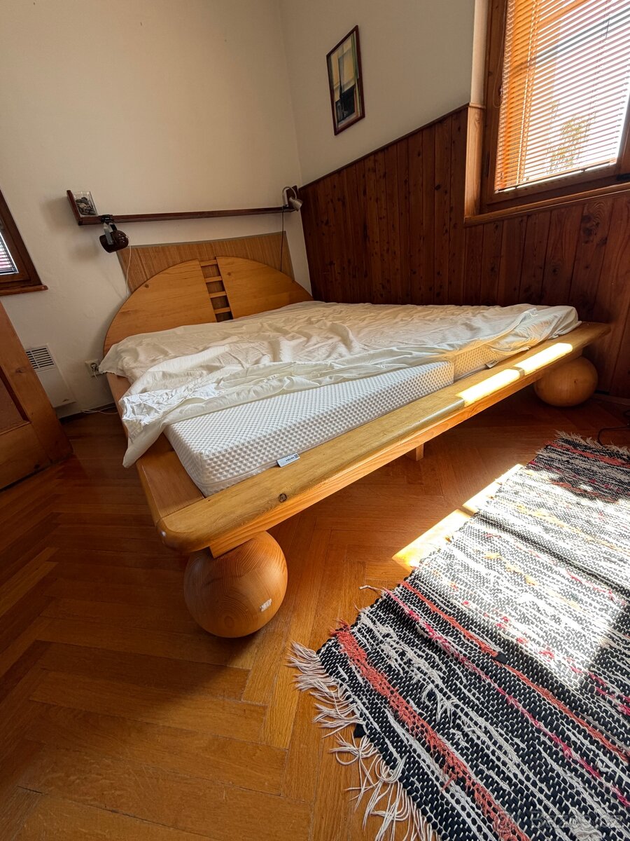 Postel z borovicového dřeva - 3