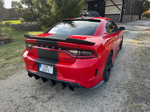 Dodge Charger 6,4 SRT - 3