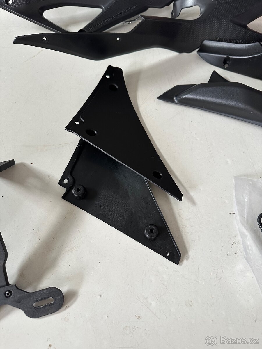 Ducati 1098 plasty - 3