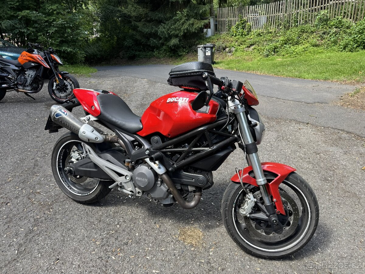 Ducati Monster 696 rok 2009 - 3
