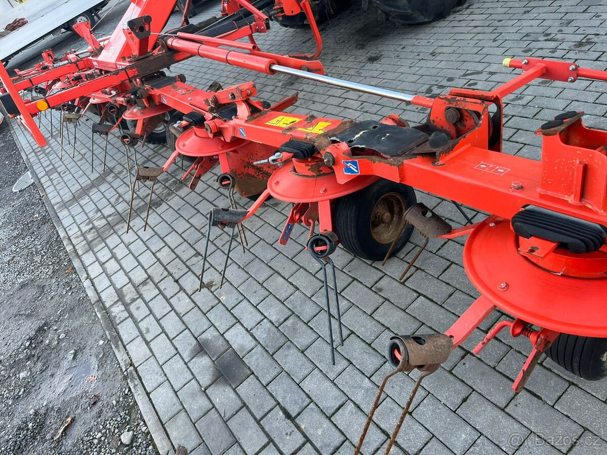 Obraceč sena, píce KÜHN GF 7702 - 3