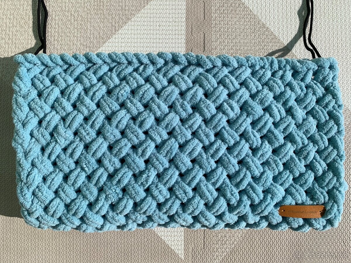 Dětská nepadací puffy deka na sportovní kočárek světle modrá - 3