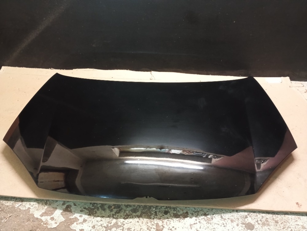 Prodam kapotu,barva černá metalíza VW Golf 5 - 3