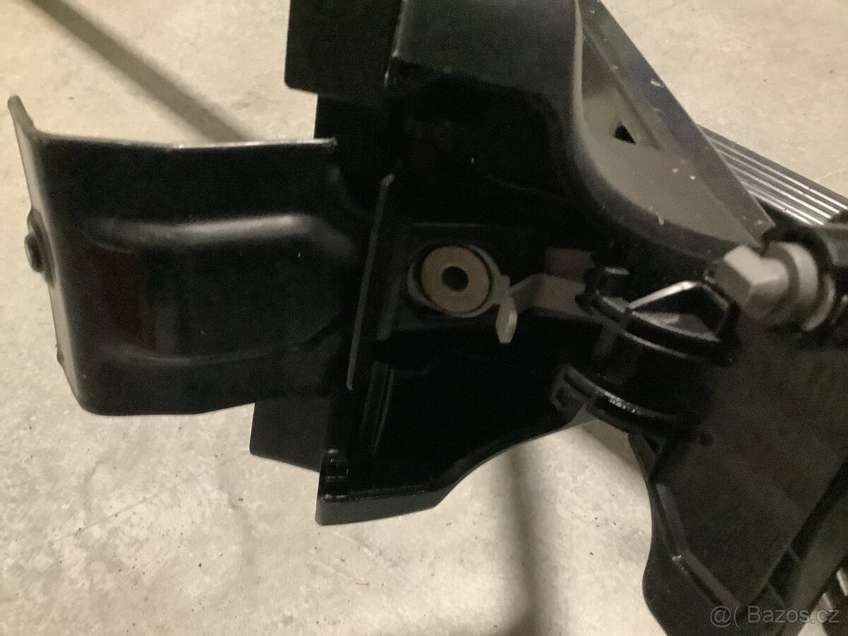 Střešní nosič THULE Renault Megane - 3