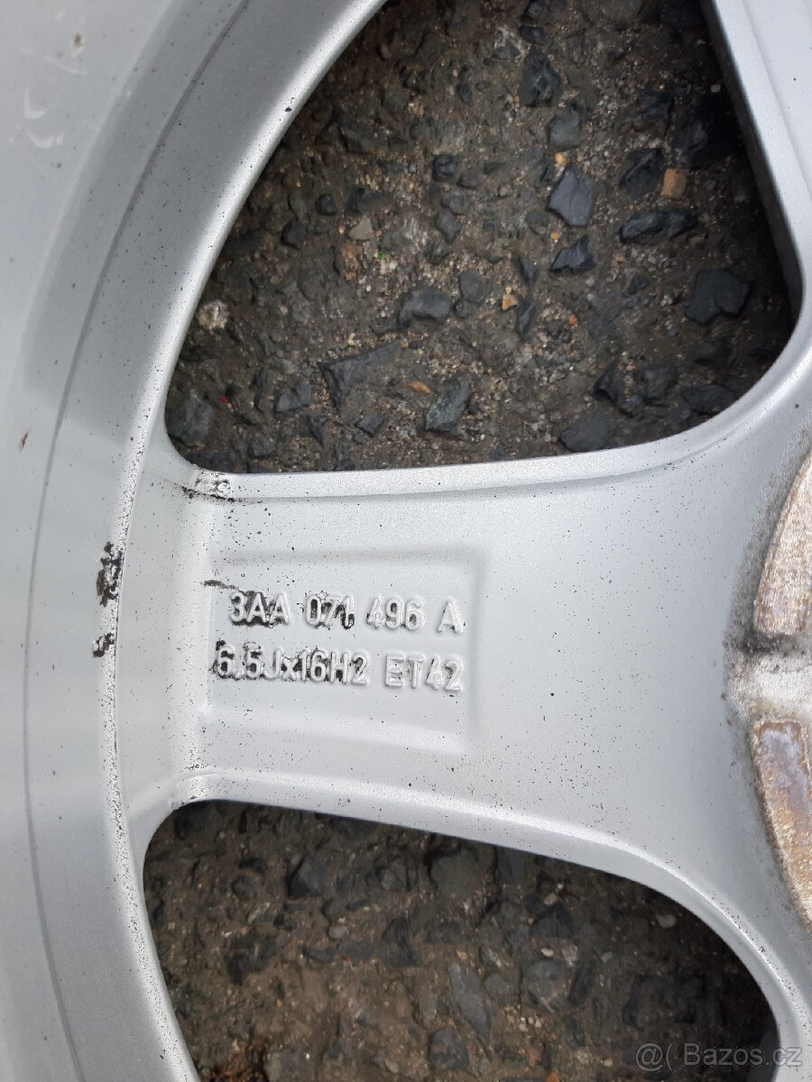 Prodám zimní pneu 215/60R16 - 3