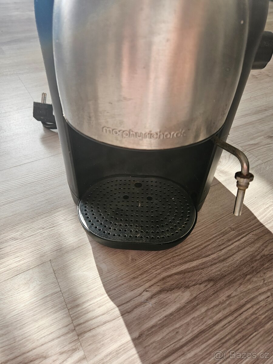 Kávovar espresso Morphyrichards pákový - 3