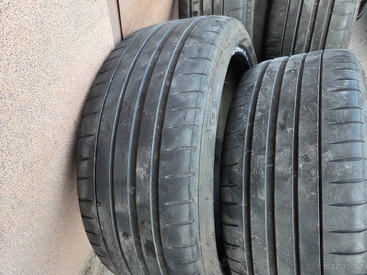 Pneu letní 215/40 R18. - 3