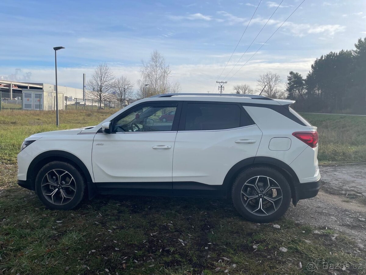 Sangyong Korando Style+ 2024 Automat 4X4 najeto 27000 - 3