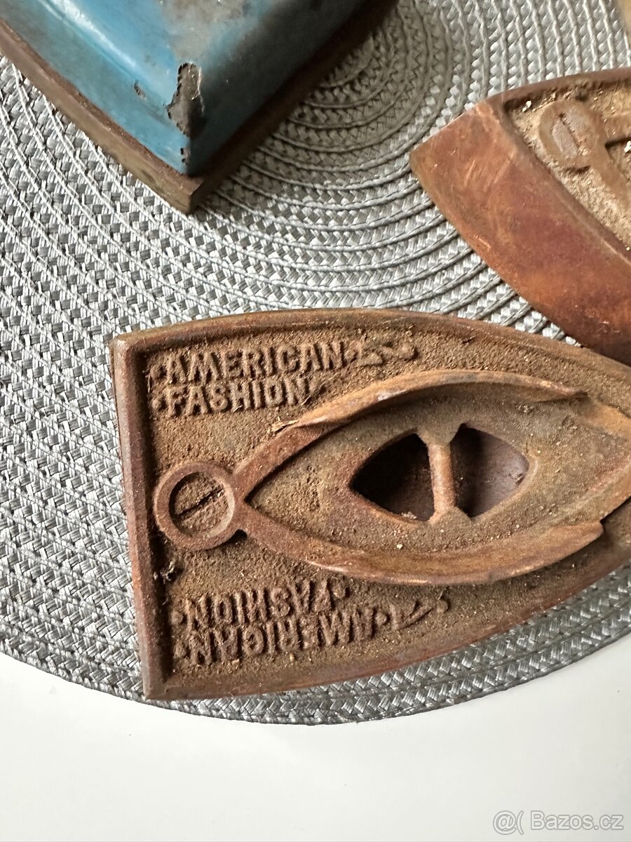 Starožitné žehličky - všechno dohromady - 3