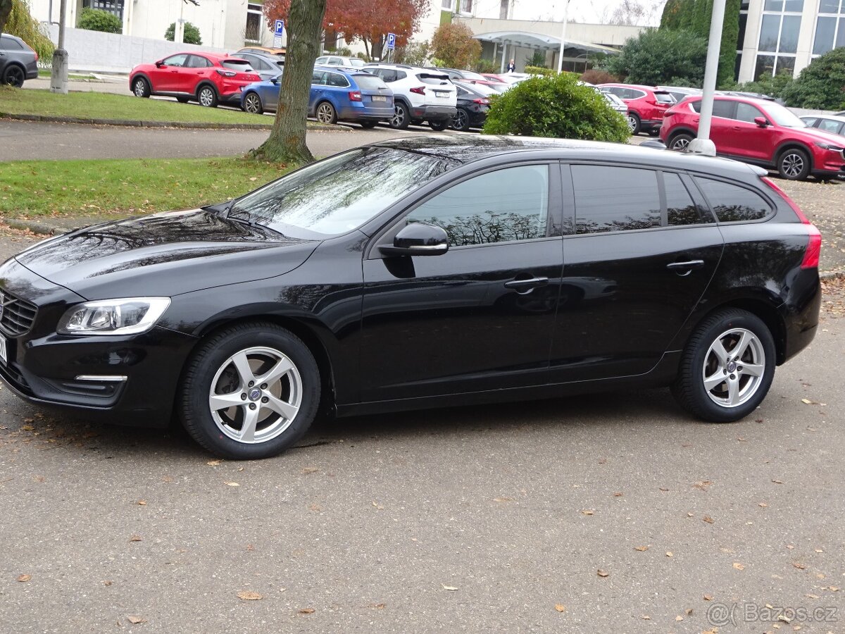 Volvo V60 2.0 D3 r.v.2016 (110 kw) servisní knížka - 3