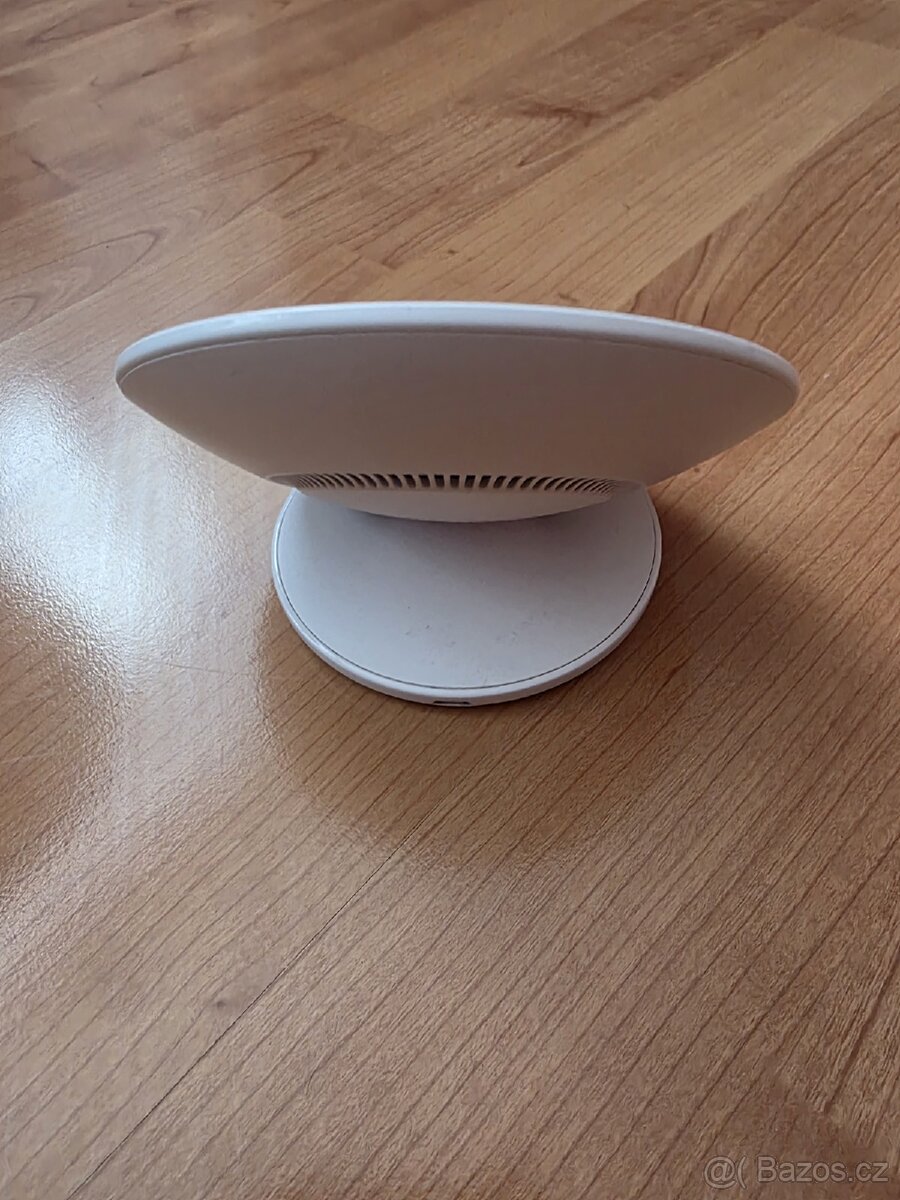 Bezdrátová nabíječka Samsung EP-NG930 bílá - 3