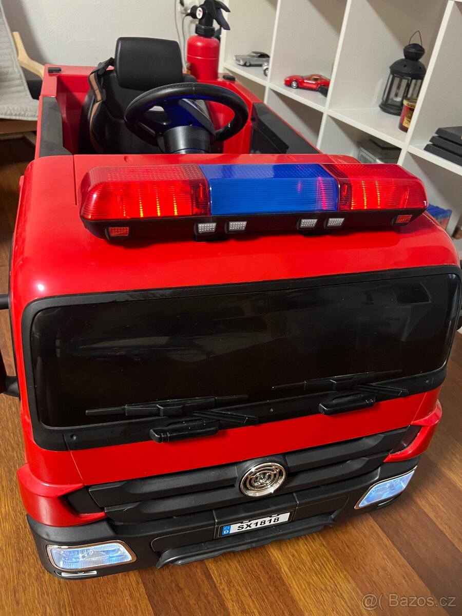 Hasičské auto pro děti na baterku - 3