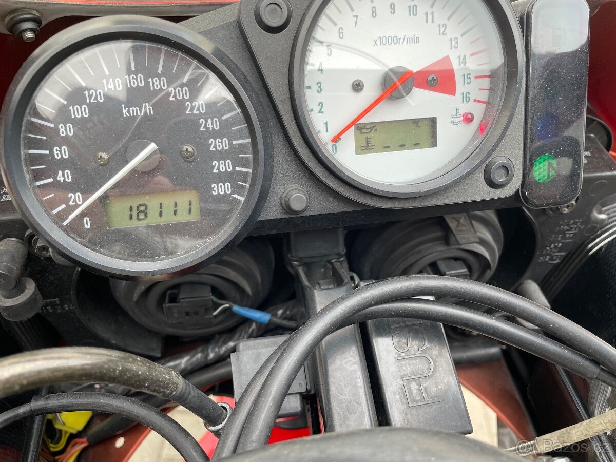 Suzuki GSX-R 750 SRAD - 3