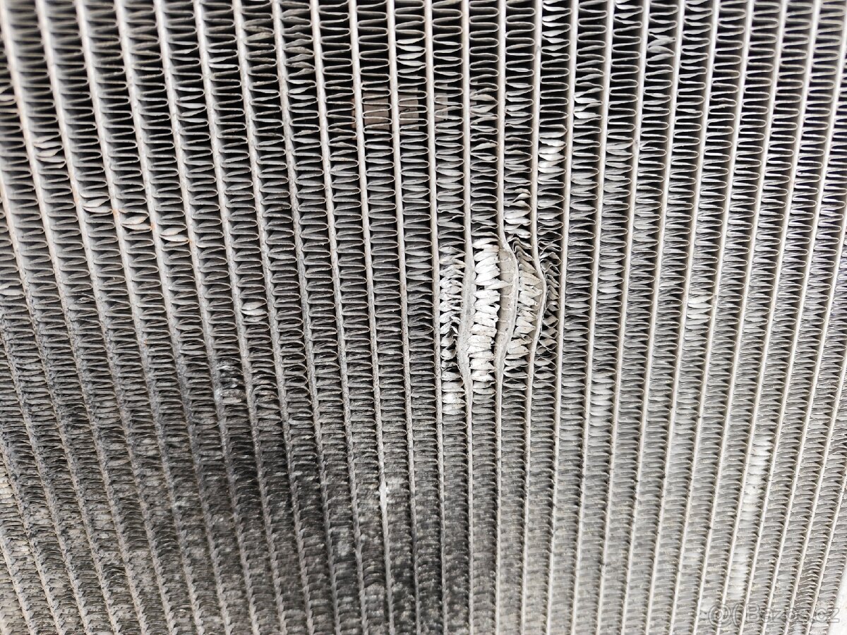 P: chladič lancer evo 6 - 3