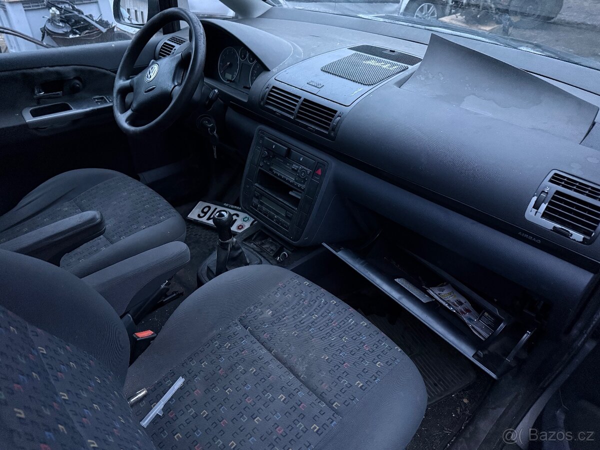 Rozprodám na díly VW Sharan 2.0i - 3