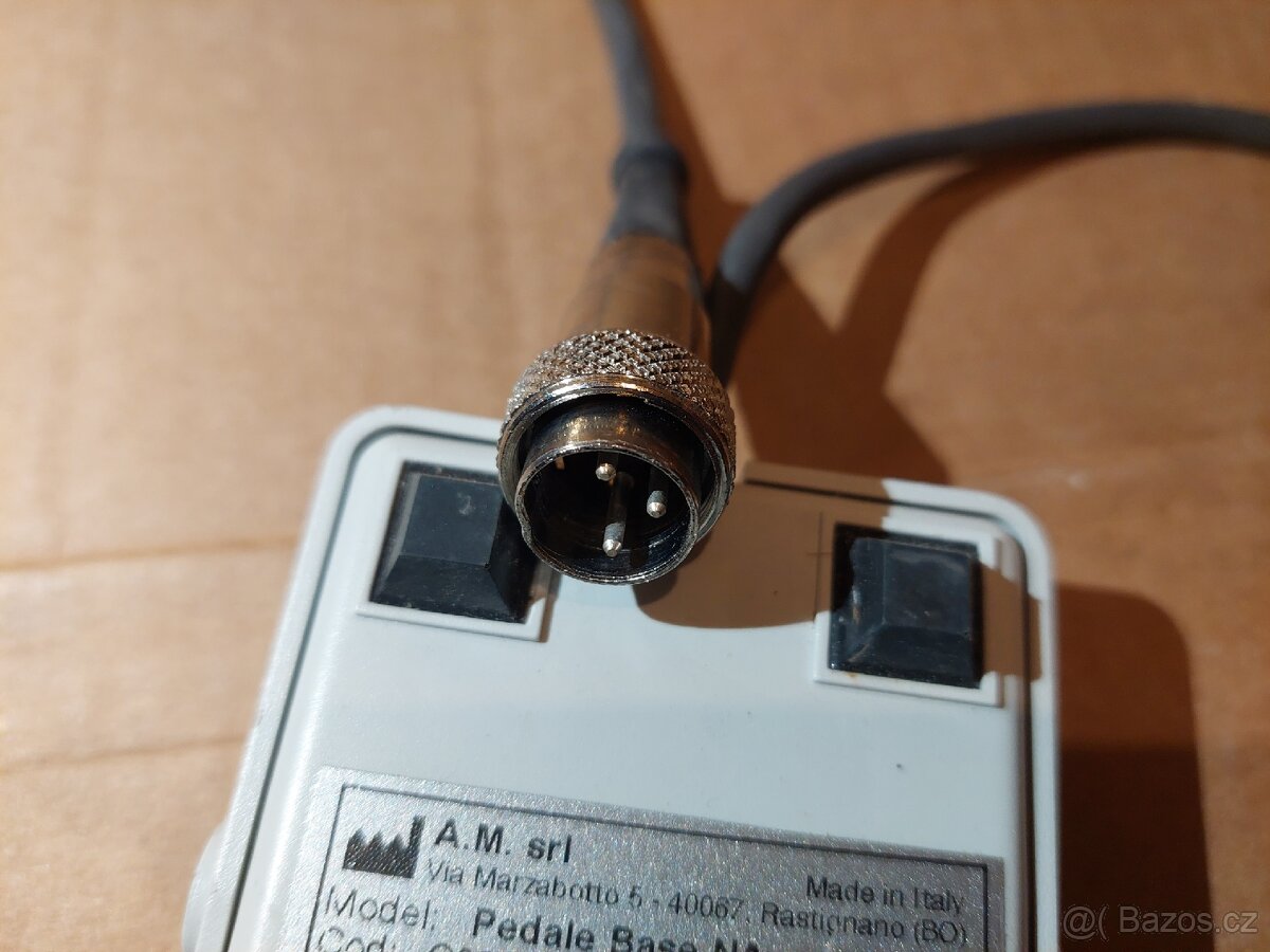 Nožní pedál ke klávesám. Italy - 3