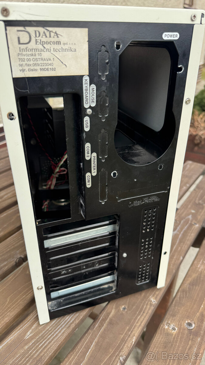 Prodám starší počítačovou skříň (ATX) 007 - 3