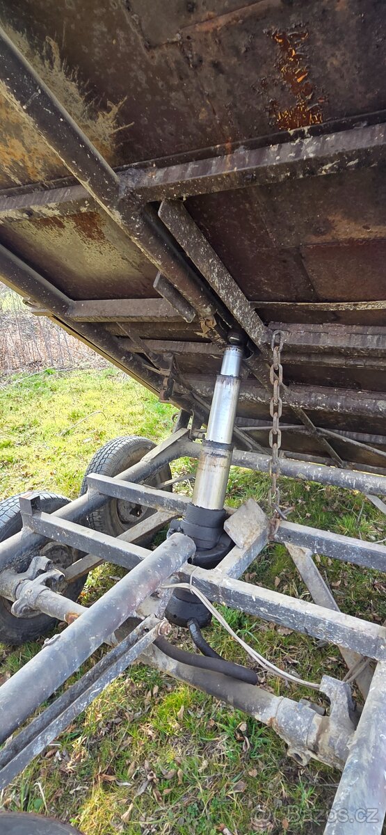 Prodám traktor domácí výroby, motor Žigul - 3