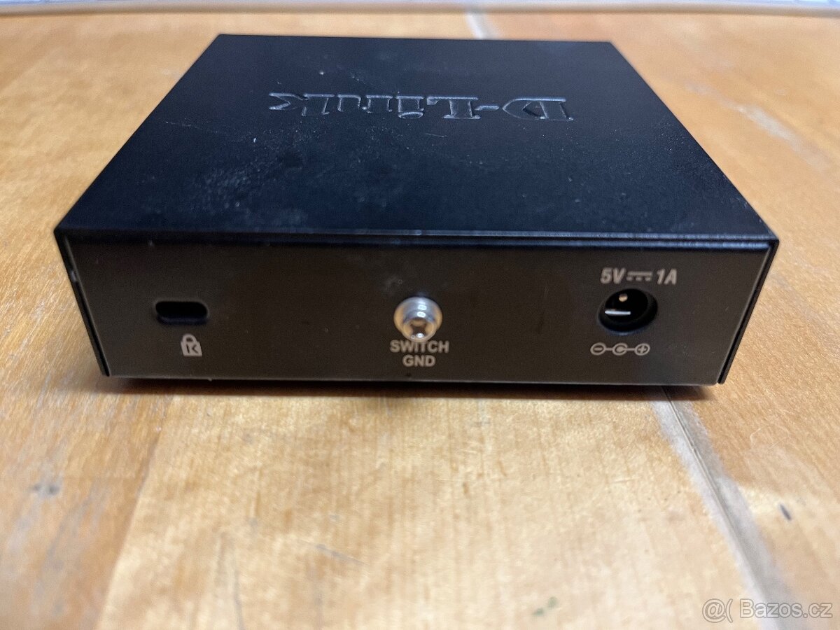 Switch D-Link DGS105 5 Port gigabit switch - 3