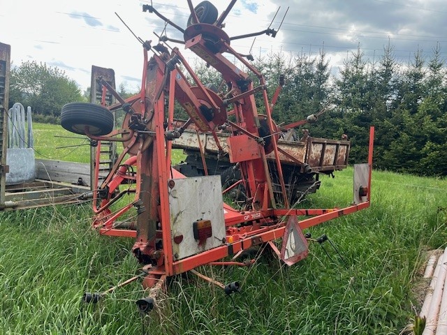 Prodám nesený obraceč sena KUHN GF 7802 - 3