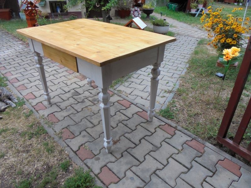 Starožitný stůl - 3