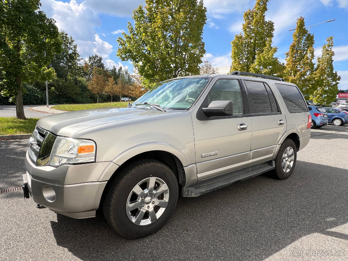 Ford Expedition XLT 5,4 V8, 4x4, 1.majitel, 67 000 km