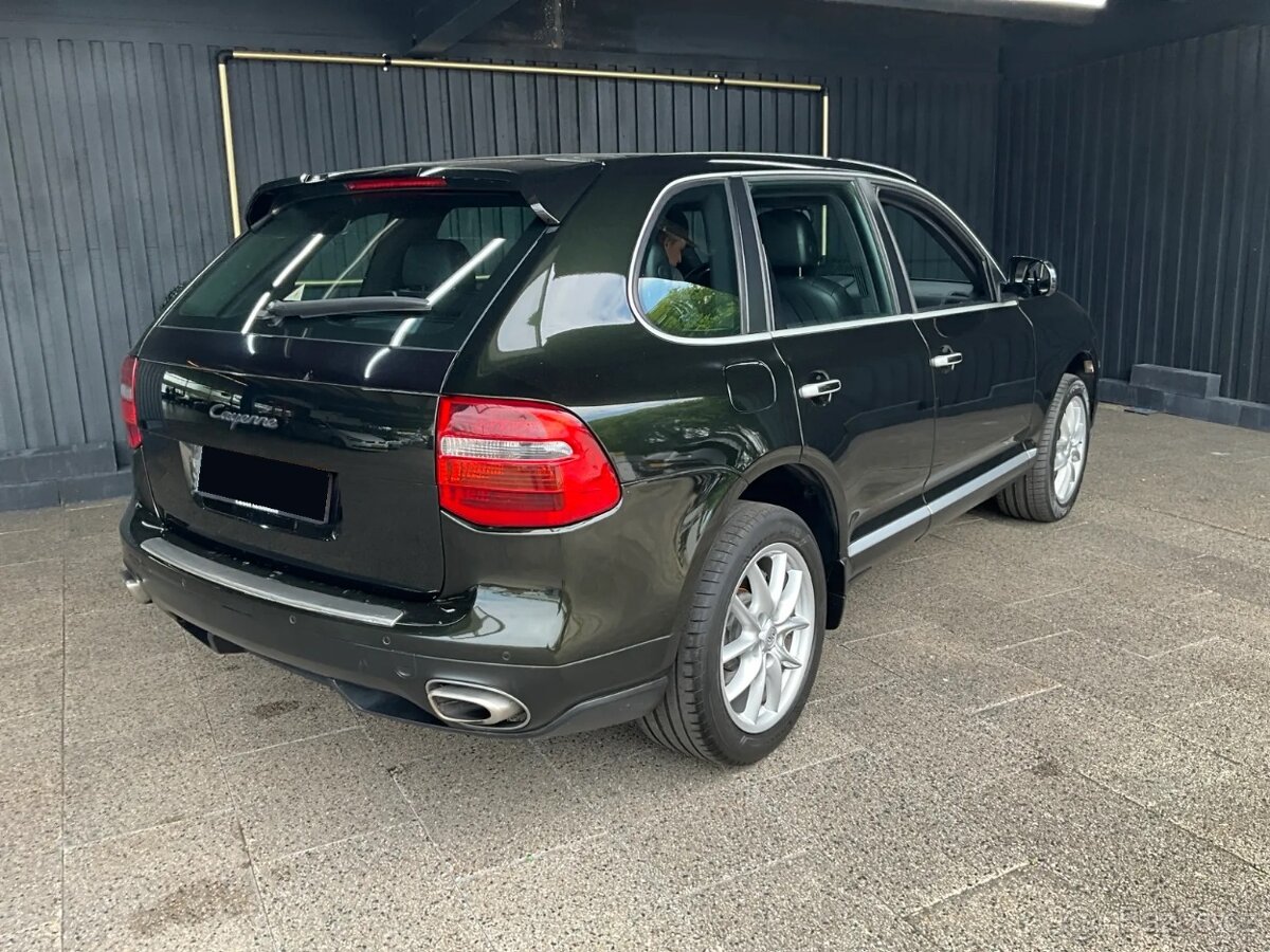 PORSCHE CAYENNE 3.6i-V6 213kW,4X4,DARK OLIVE GREEN perleť