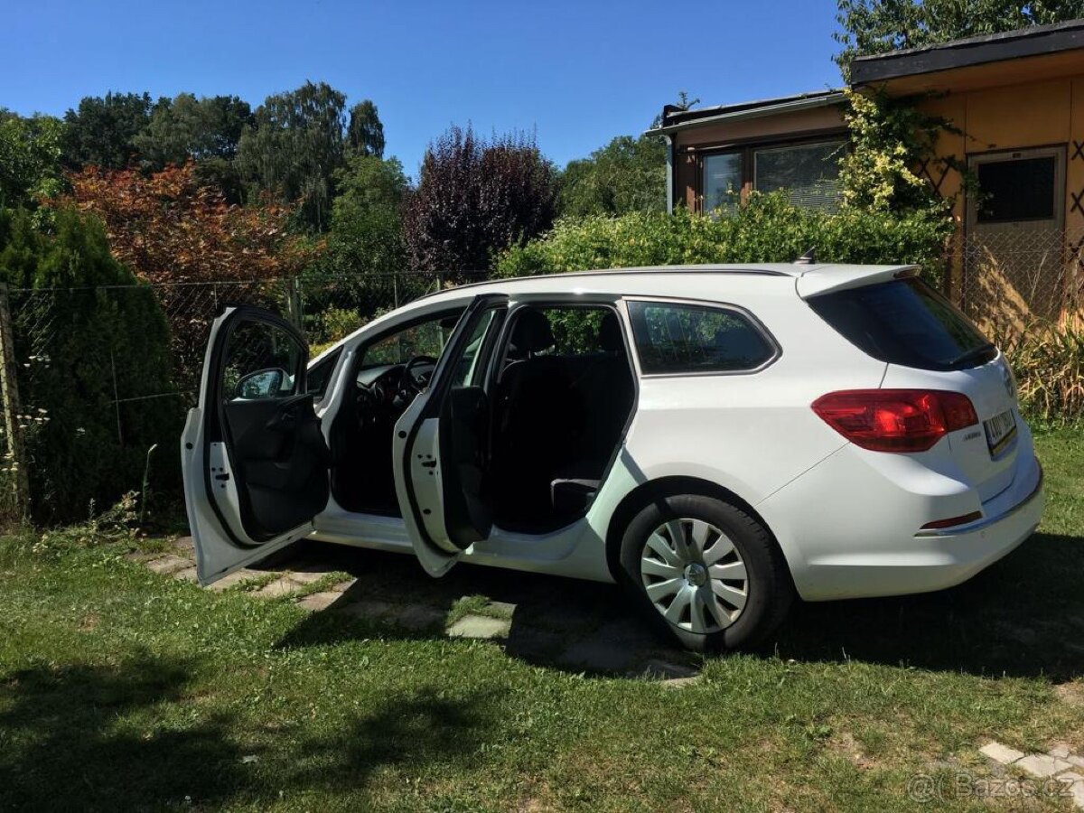 Náhradní díly Opel Astra J Sports Tourer 2015 - 3