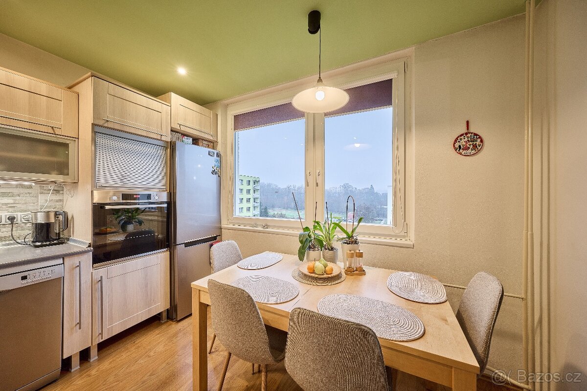 Prodej bytu 4+1 po kompletní rekonstrukci v Trutnově (Sněžen - 3