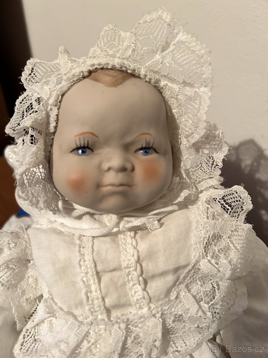 Panenka starožitná v kolebce - 3