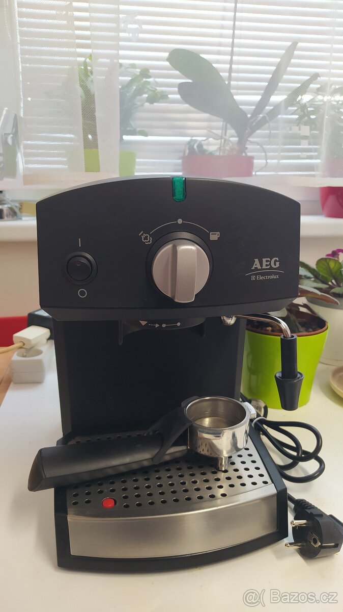 Pákový kávovar Electrolux. Cena 800Kč - 3