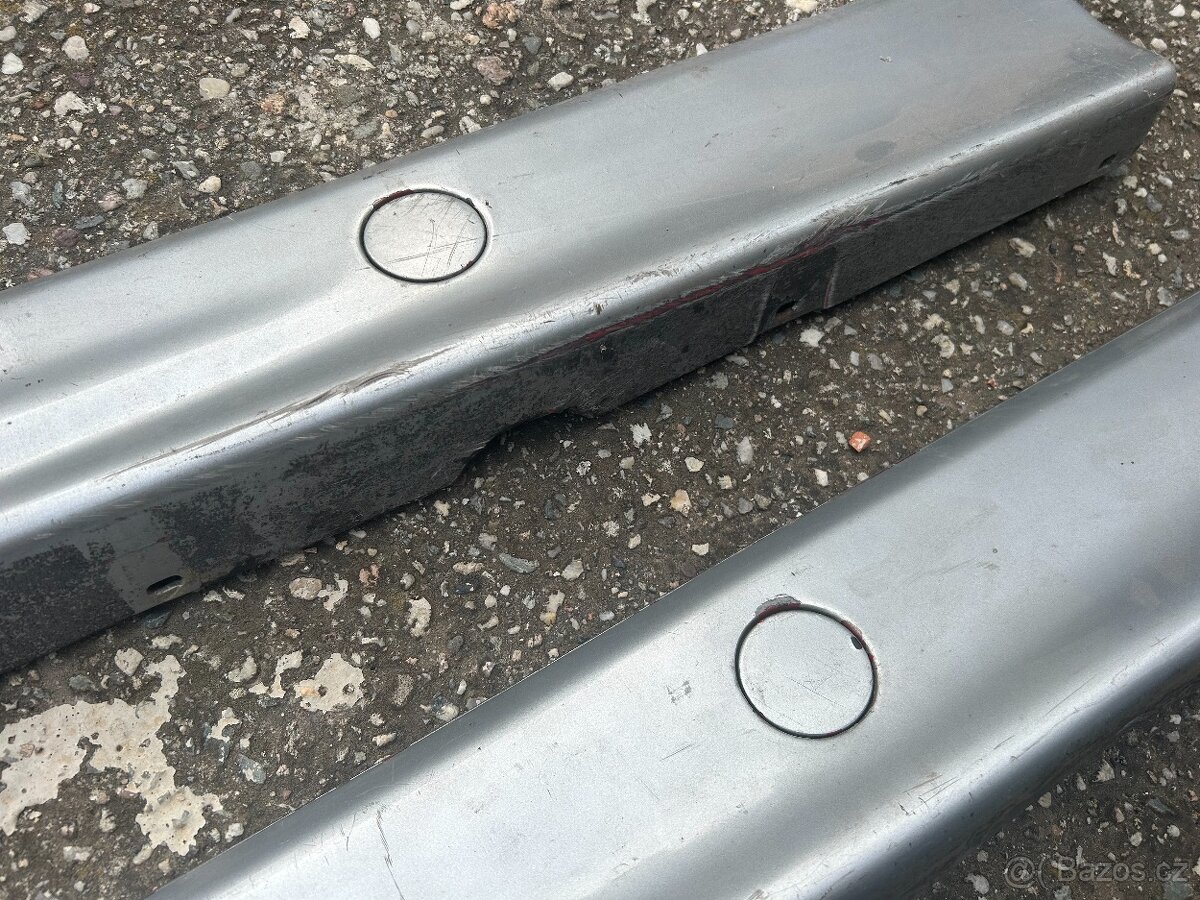 BMW E36 kroucené prahy - 3