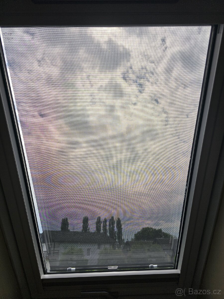 Velux venkovní clona + vnitřní plisé - 3