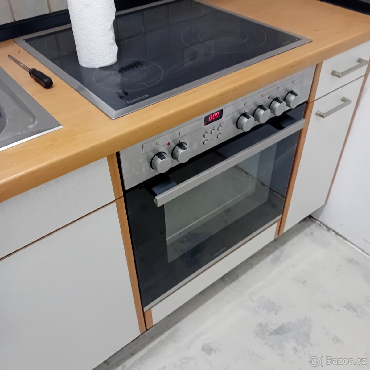 Kuchyňská linka se spotřebiči - 3