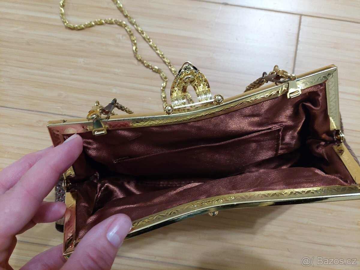 Elegantní lesklá bordó kabelka - 3