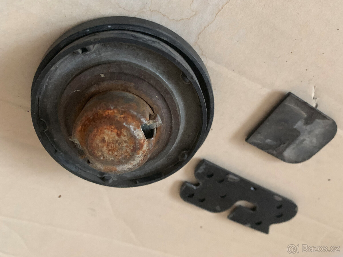 Víčko nádrže Ford Escort, Sierra, nápis 2,3 D - 3