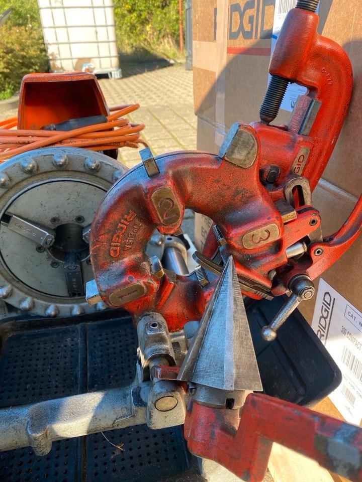 Ridgid 300 Compact elektrický zavitorez do 2" - 3