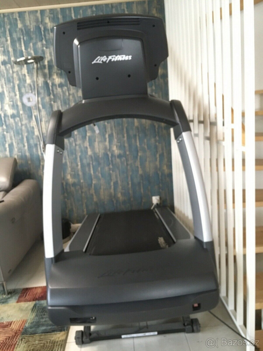 Běžecký pás Life Fitness Elevation Engage 95T - 3