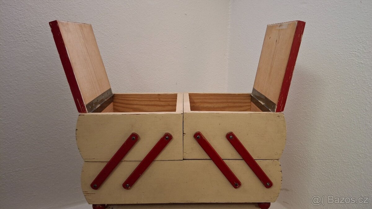 Staré zachovalé funkční dřevěné šitíčko - 3