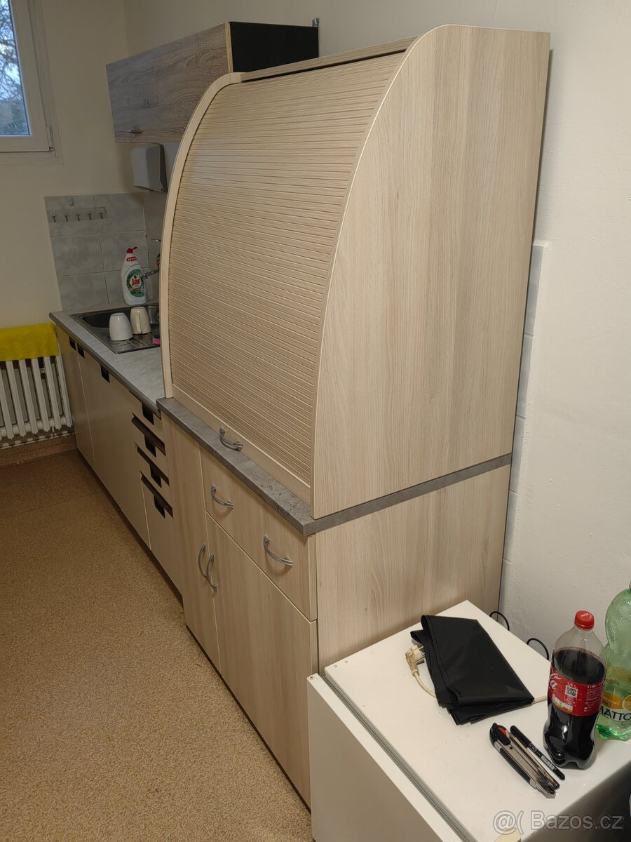 Kancelářský nábytek - 3