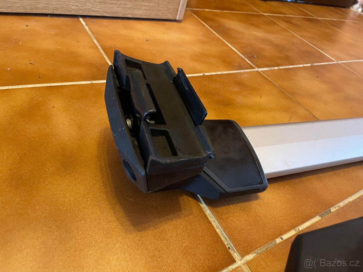 Příčníky Thule Wingbar Edge - 3