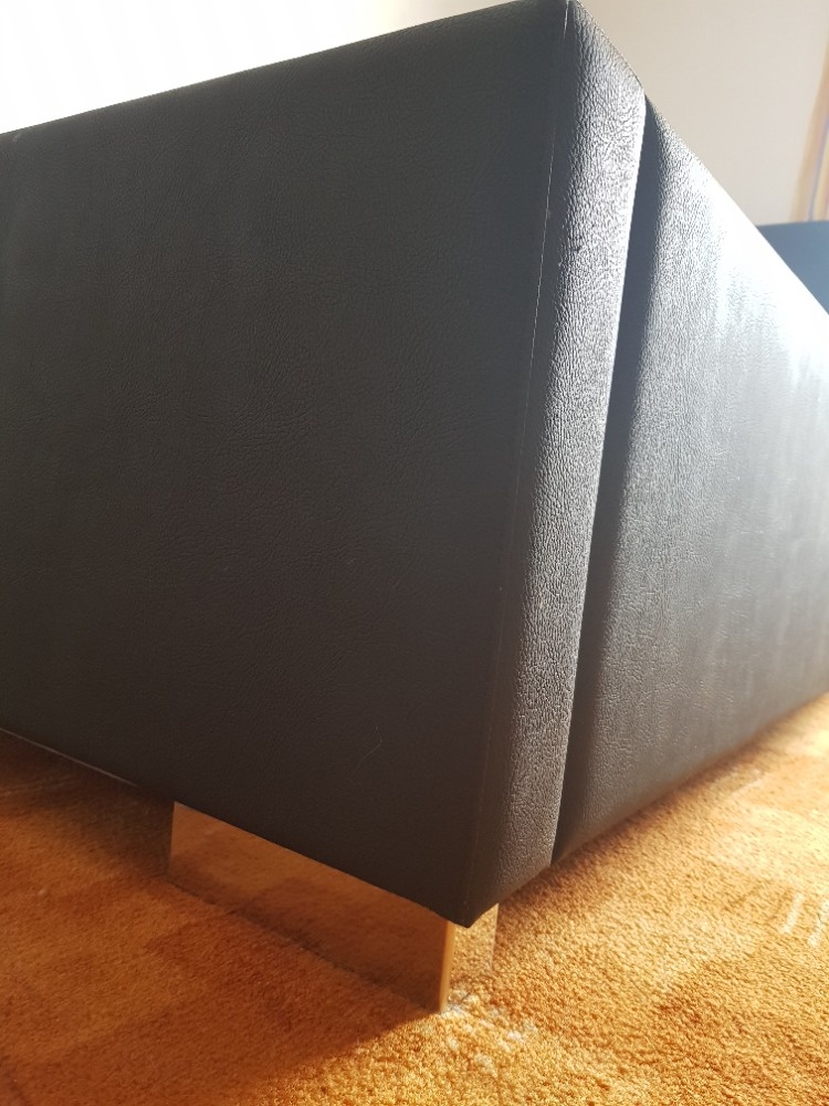 Koženková postel - 3