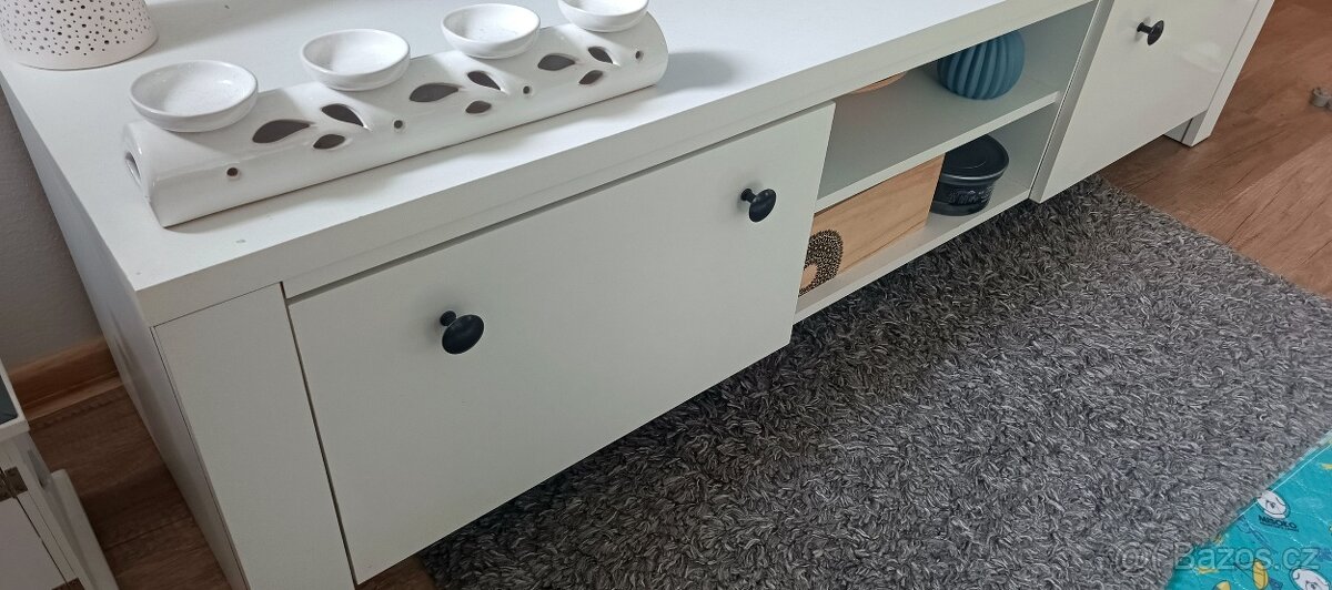 Tv stolek - 3