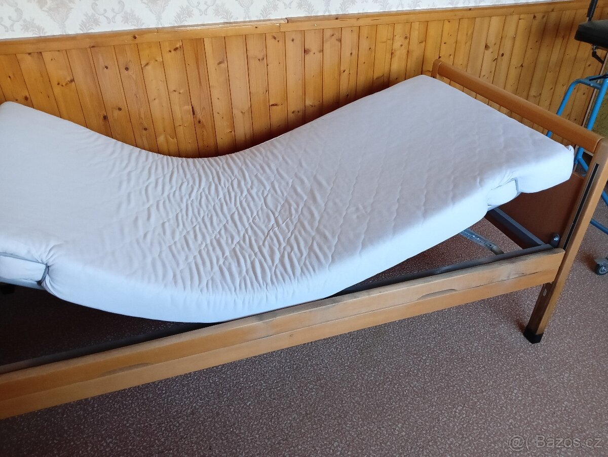 Zdravotnická postel - 3